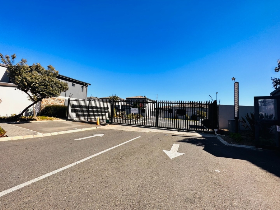 2 Bedroom Property for Sale in Parklands North Western Cape